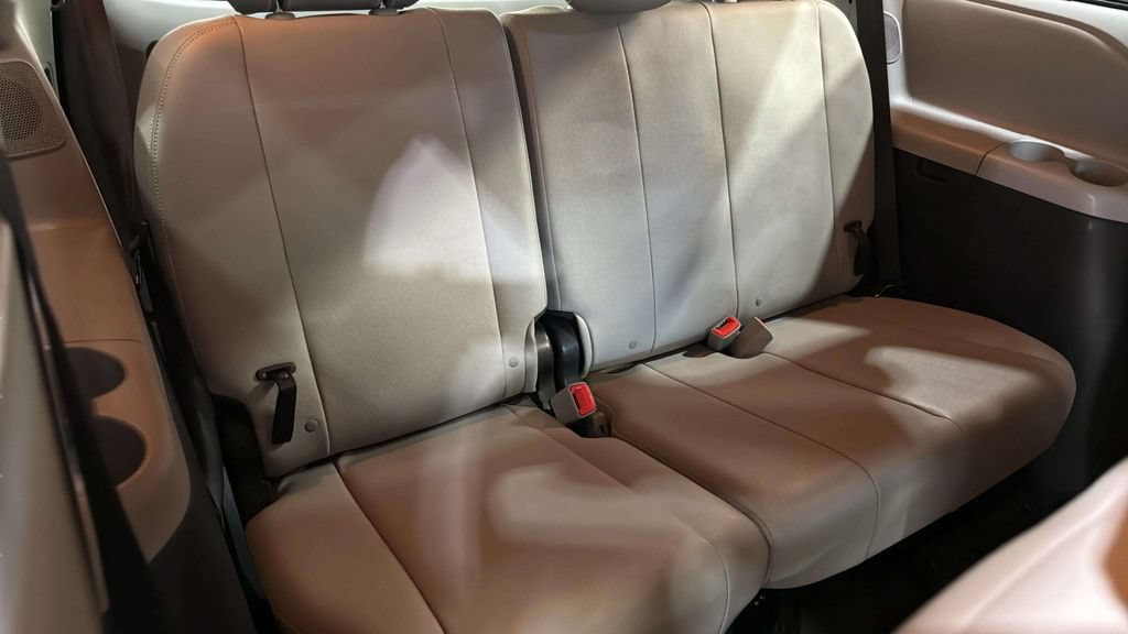 Used 2020 Toyota Sienna Limited Premium AWD/4WD image 17