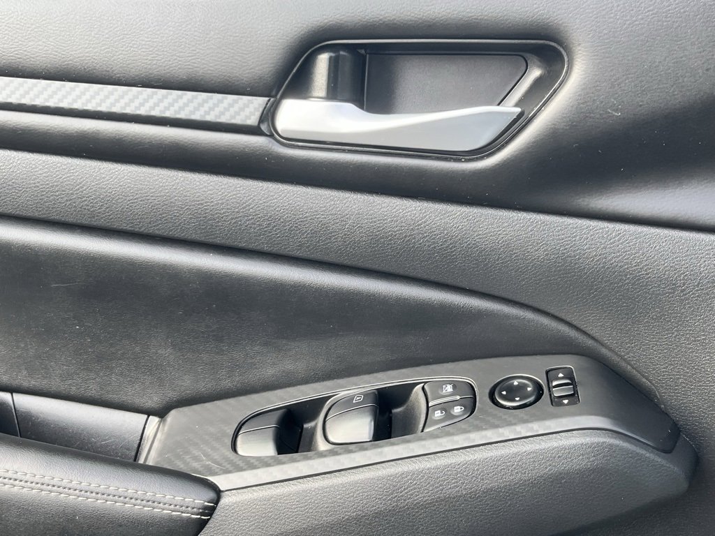 Used 2024 Nissan Altima 2.5 SV image 10