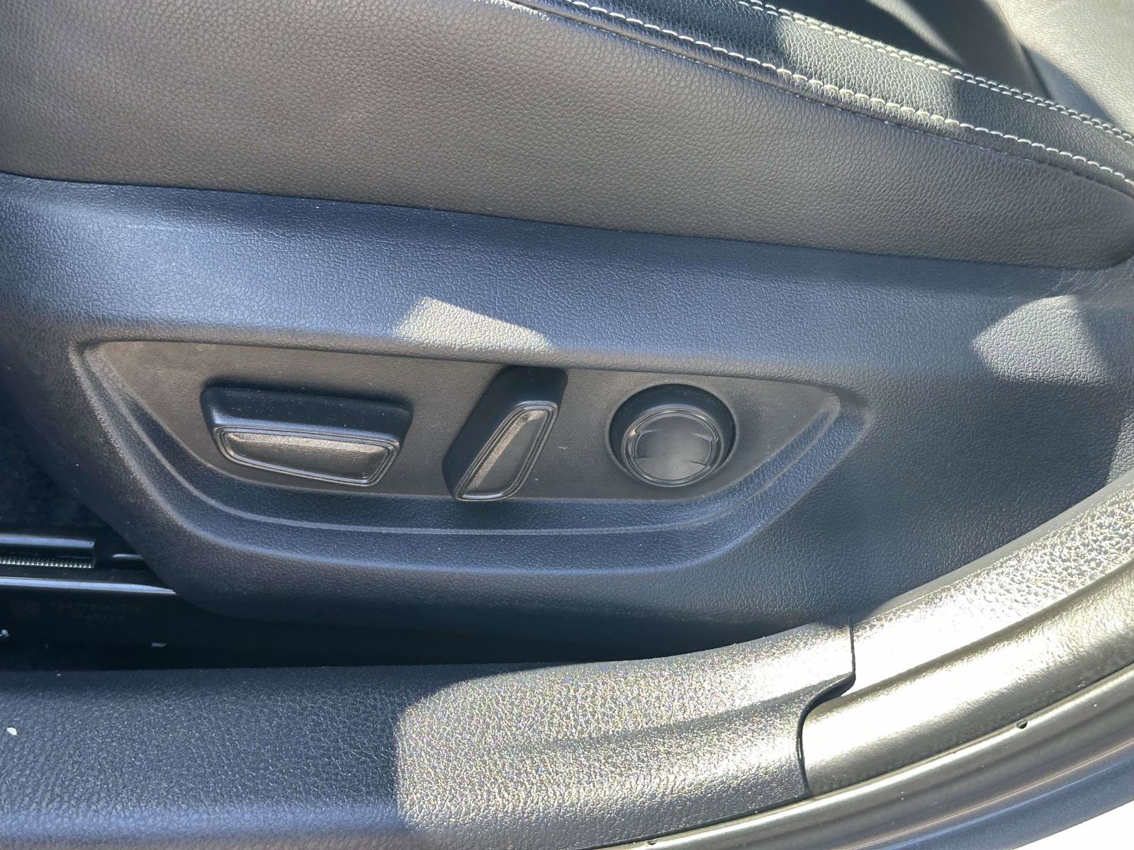 Used 2025 Toyota Camry SE image 15