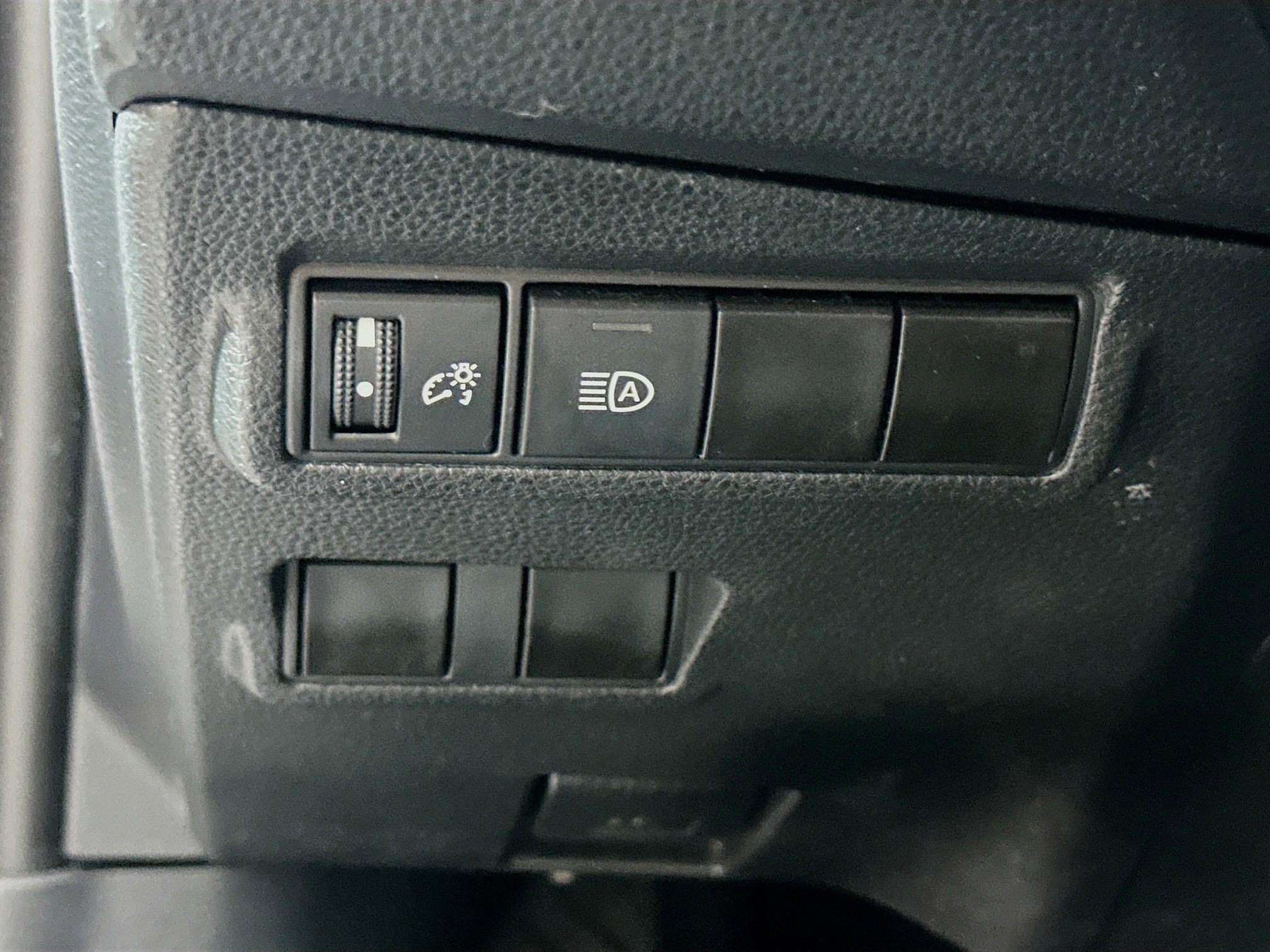 Used 2023 Toyota Corolla Cross LE image 17