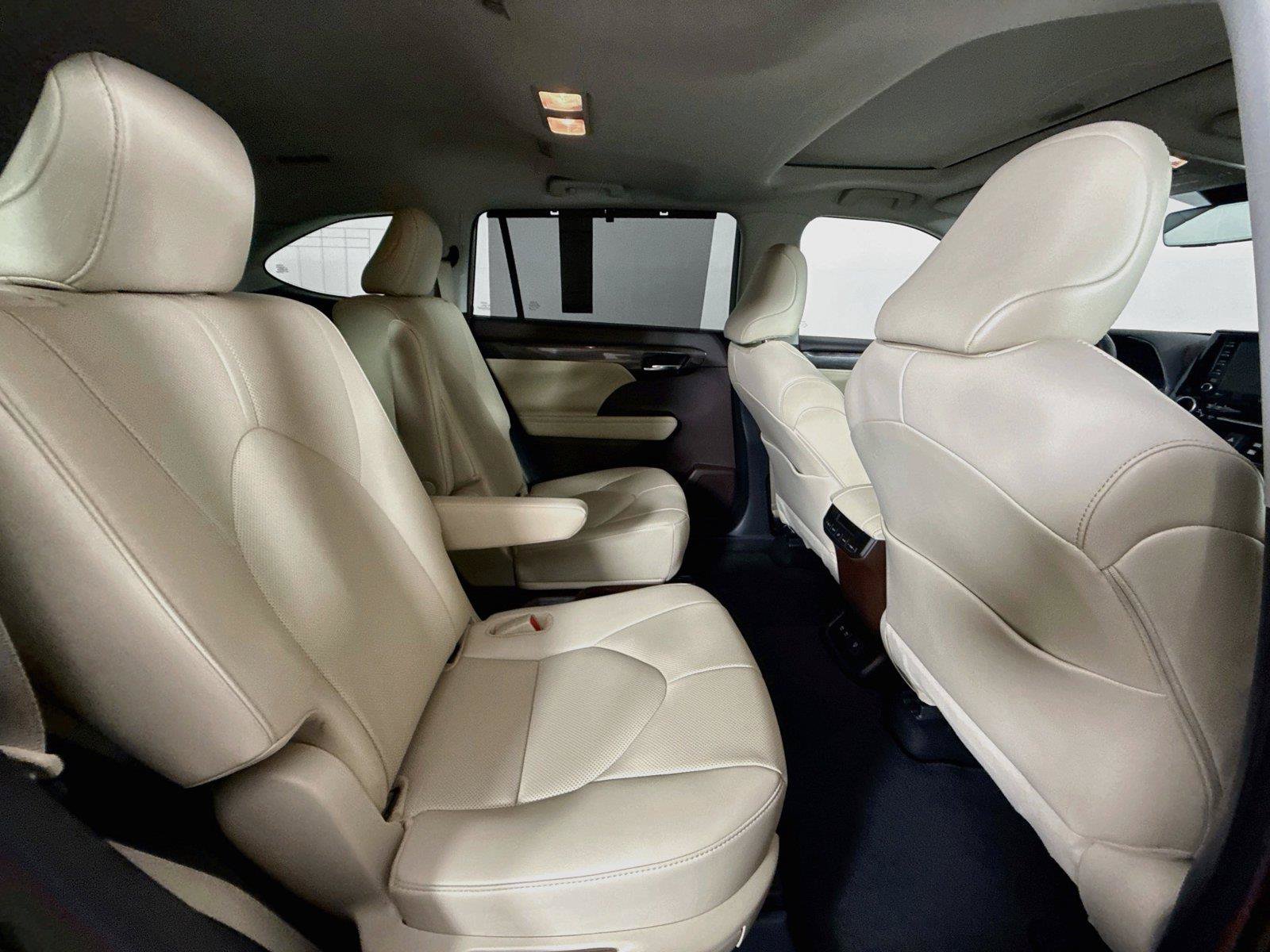 Certified 2021 Toyota Highlander Limited FWD image 45