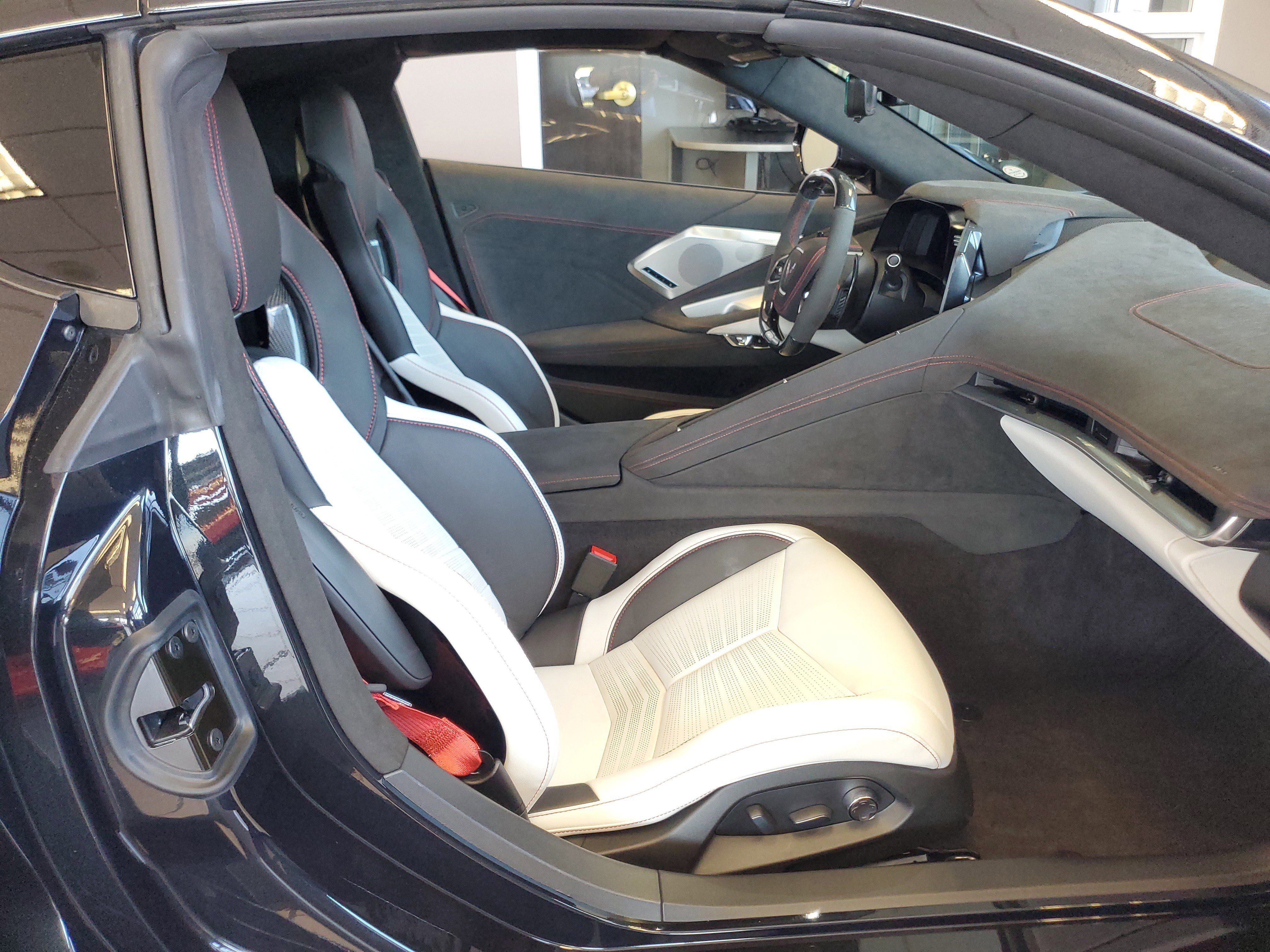 Used 2023 Chevrolet Corvette Z06 image 7