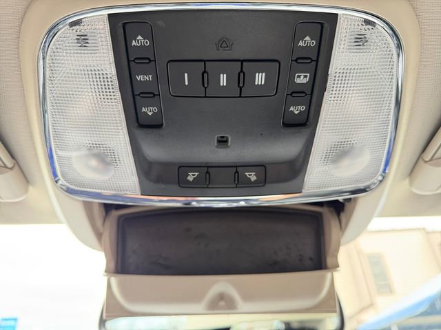 Used 2016 Chrysler 300 C image 27