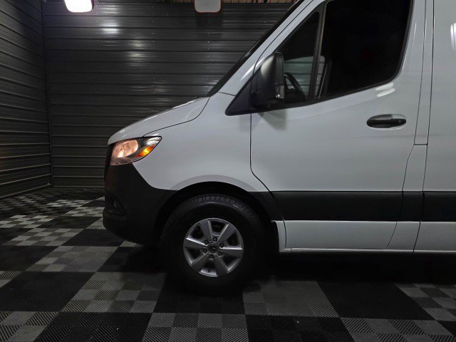 Used 2022 Mercedes-Benz Sprinter 2500 image 32
