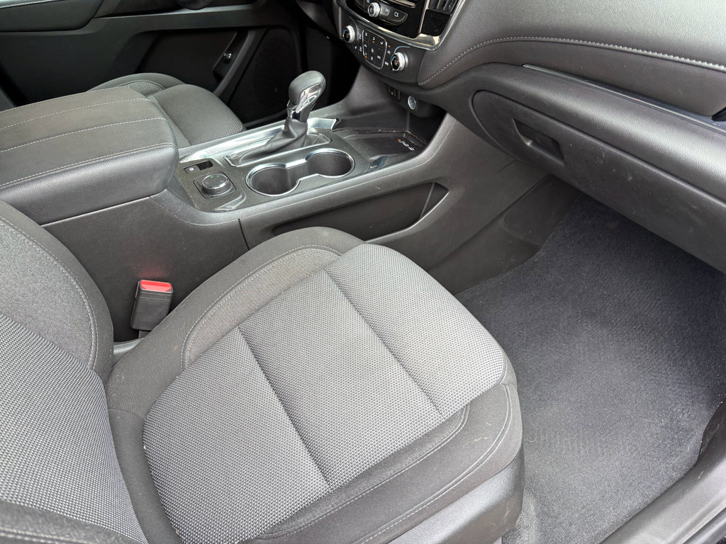 Used 2023 Chevrolet Traverse LT image 29