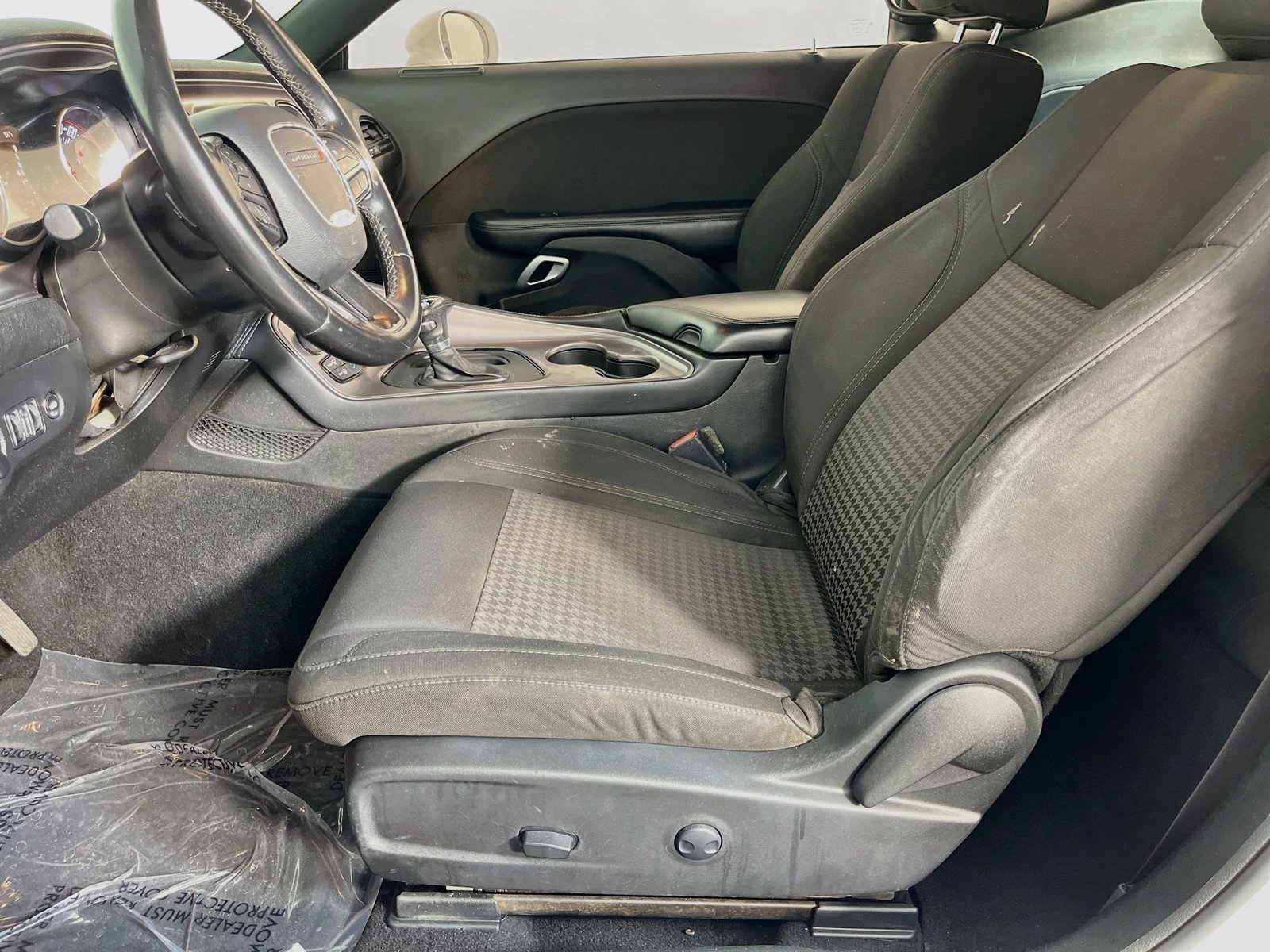 Used 2023 Dodge Challenger SXT RWD image 25