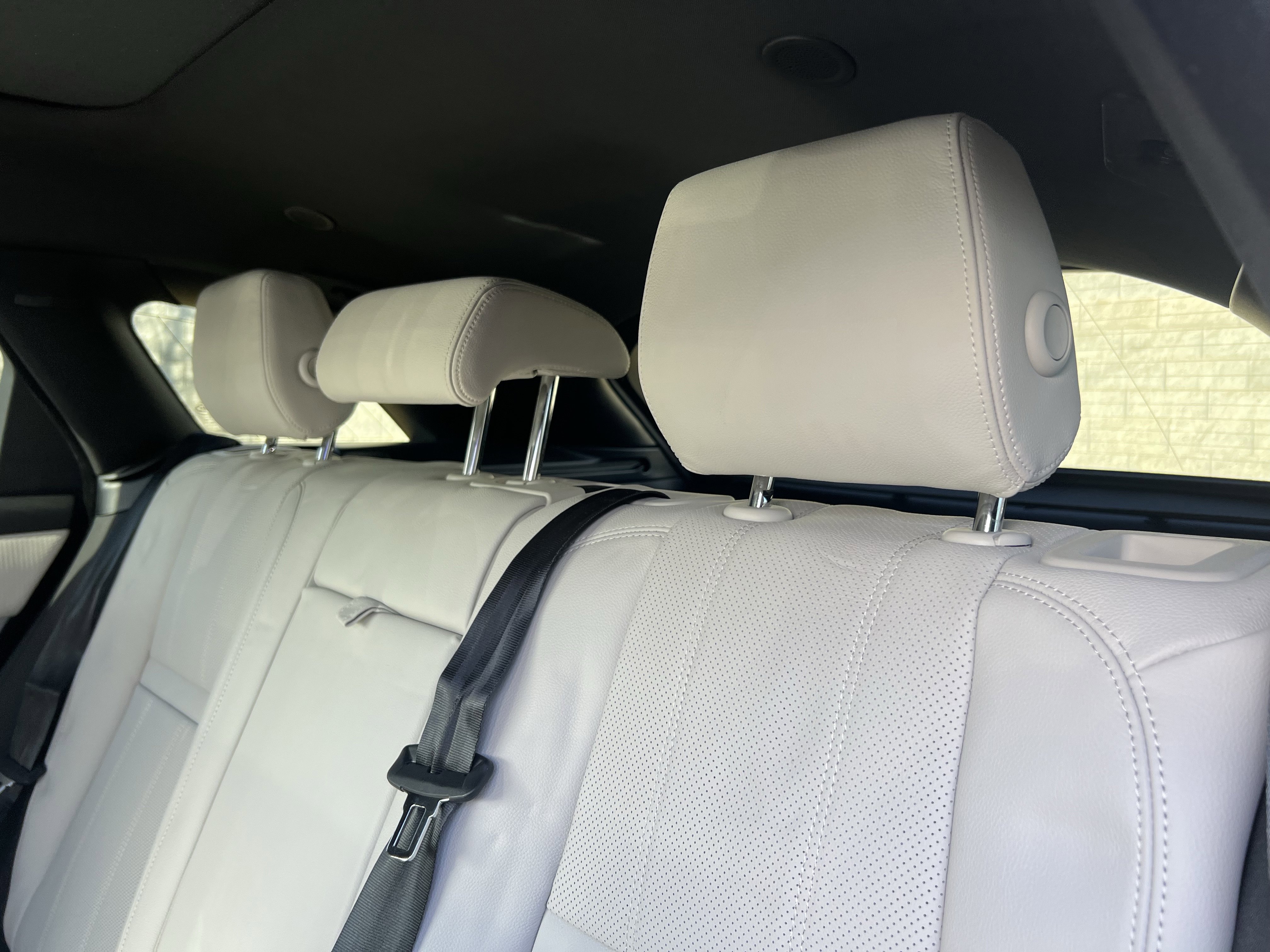 Certified 2022 Land Rover Range Rover Velar R-Dynamic S image 32