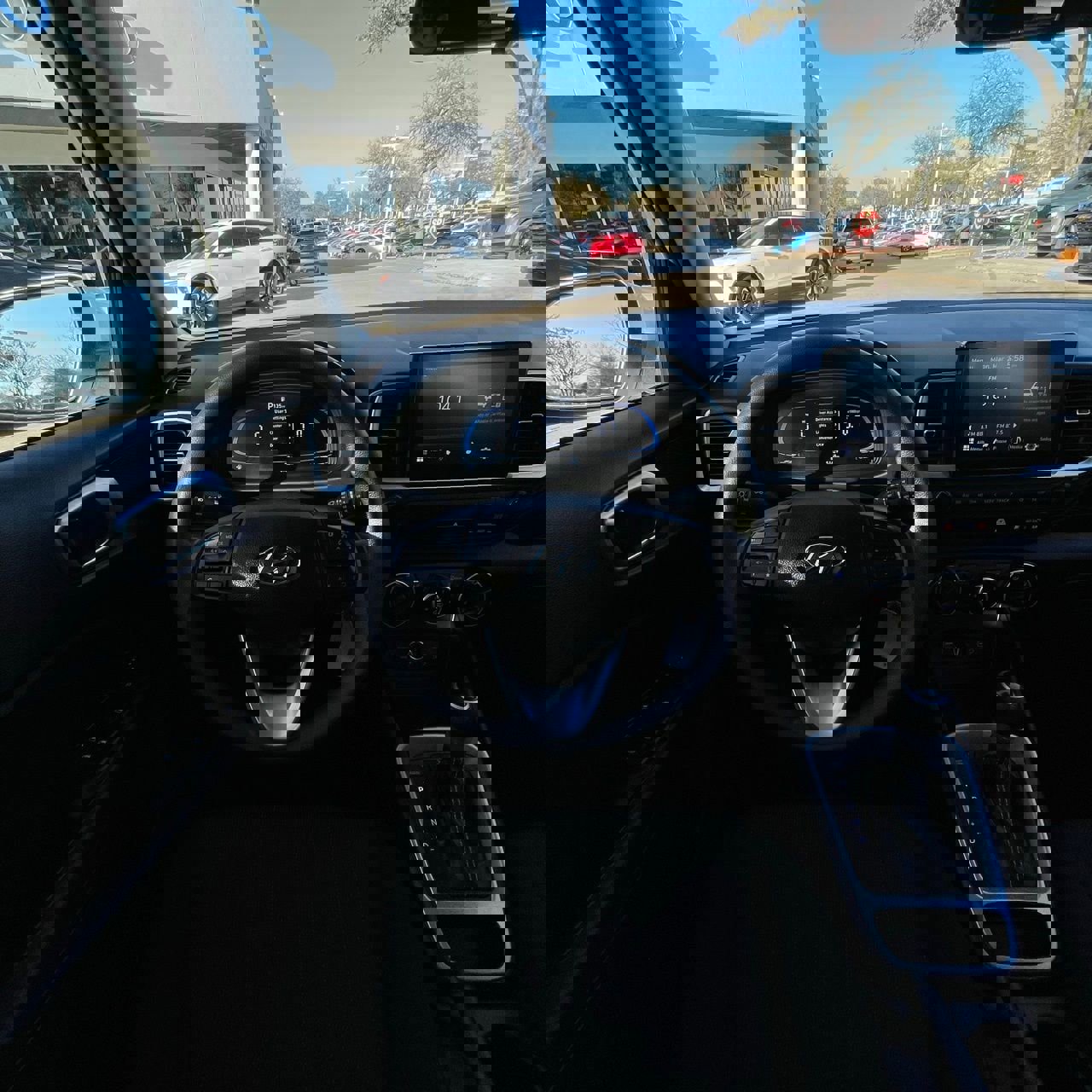 Used 2025 Hyundai Venue SE image 11