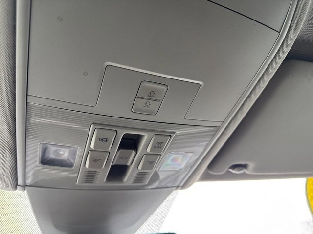 Used 2021 Volkswagen Atlas SEL Premium R-Line image 16