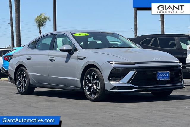 Used 2025 Hyundai Sonata SEL FWD image 1