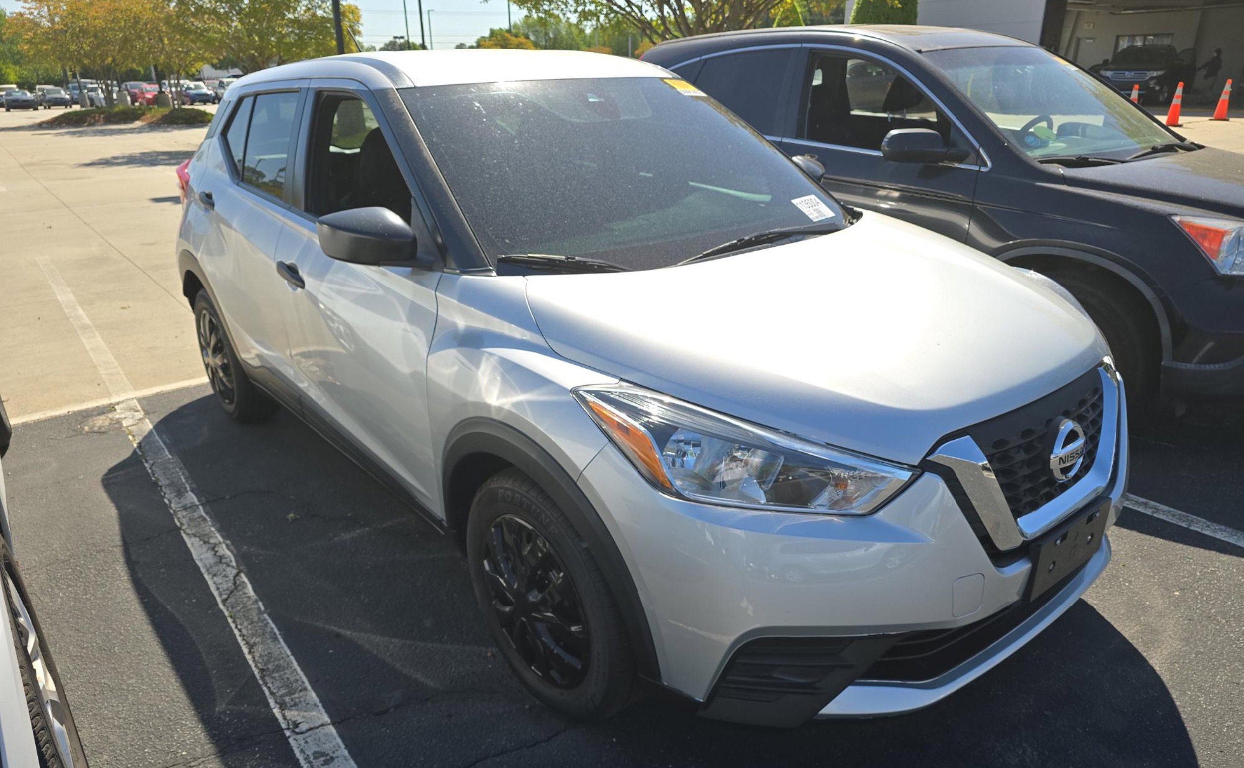 Used 2020 Nissan Kicks S FWD image 3