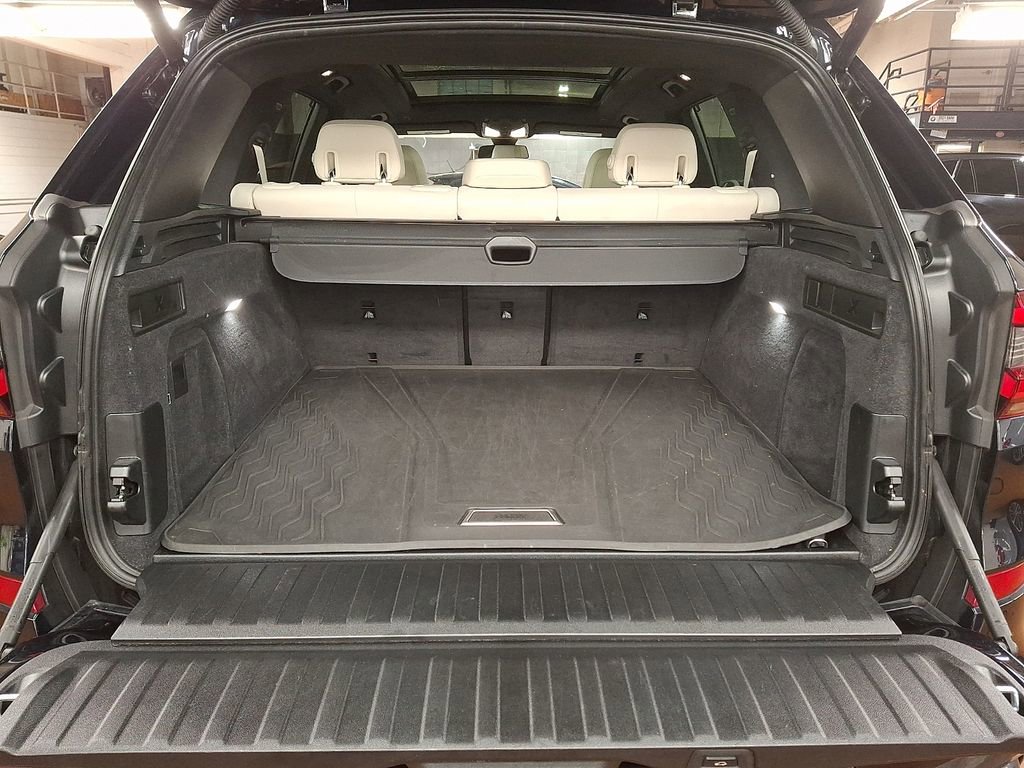 Certified 2022 BMW X5 xDrive40i w/ M Sport Package image 28