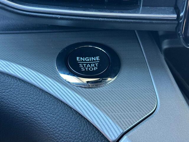 Used 2022 Ford Explorer XLT w/ Equipment Group 202A image 29