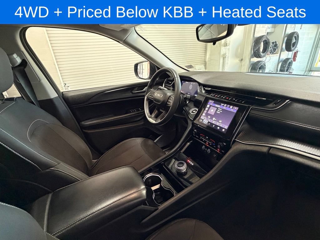 Used 2023 Jeep Grand Cherokee Laredo AWD/4WD image 26