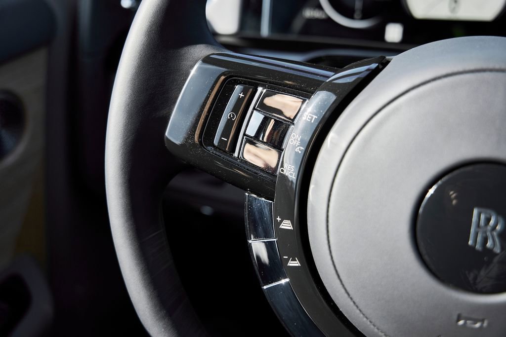 Used 2025 Rolls-Royce Phantom Sedan RWD image 69
