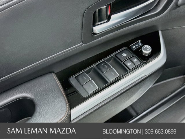 Used 2025 Toyota Sienna Platinum AWD/4WD image 20