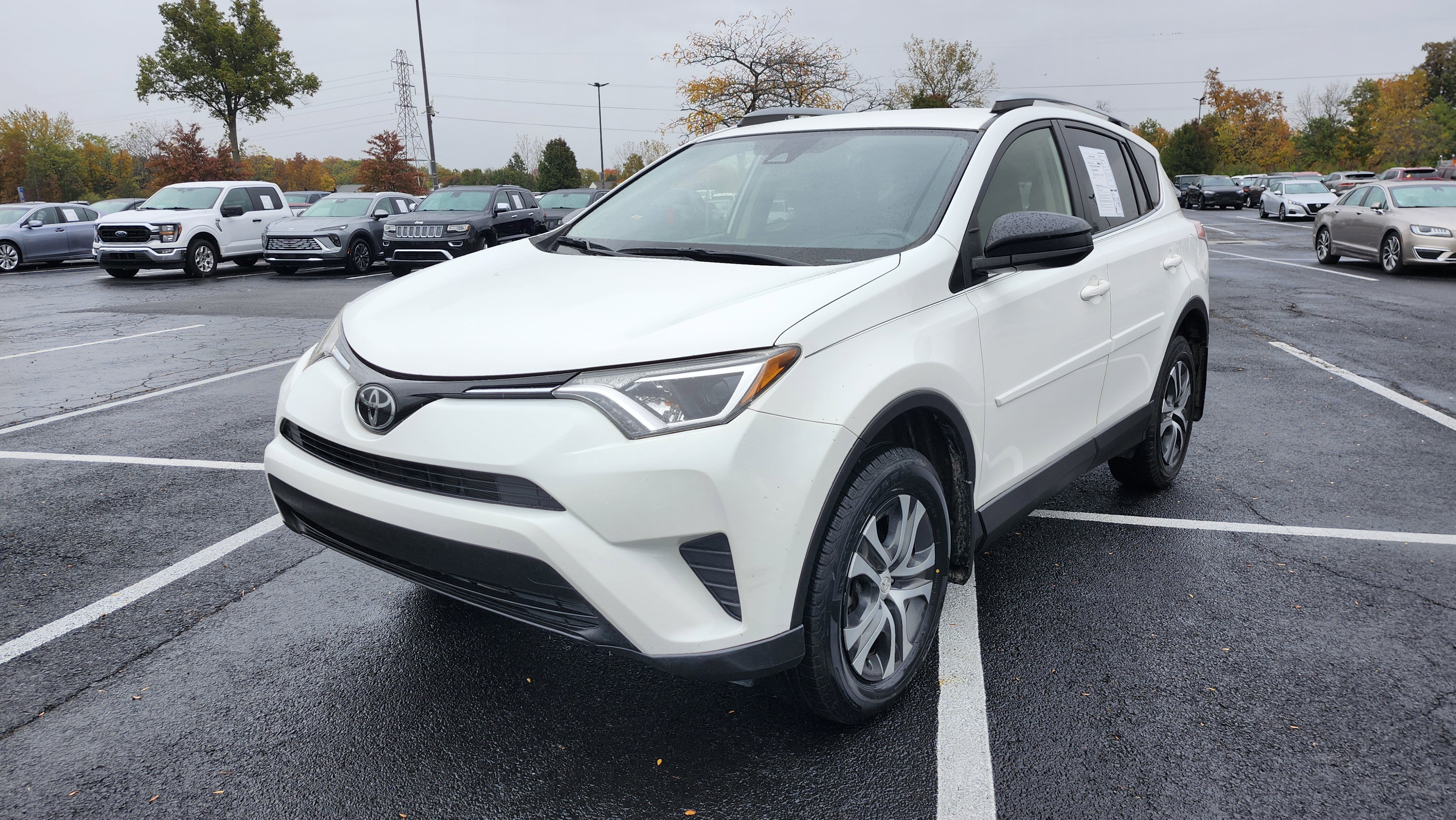 Used 2017 Toyota RAV4 LE image 6