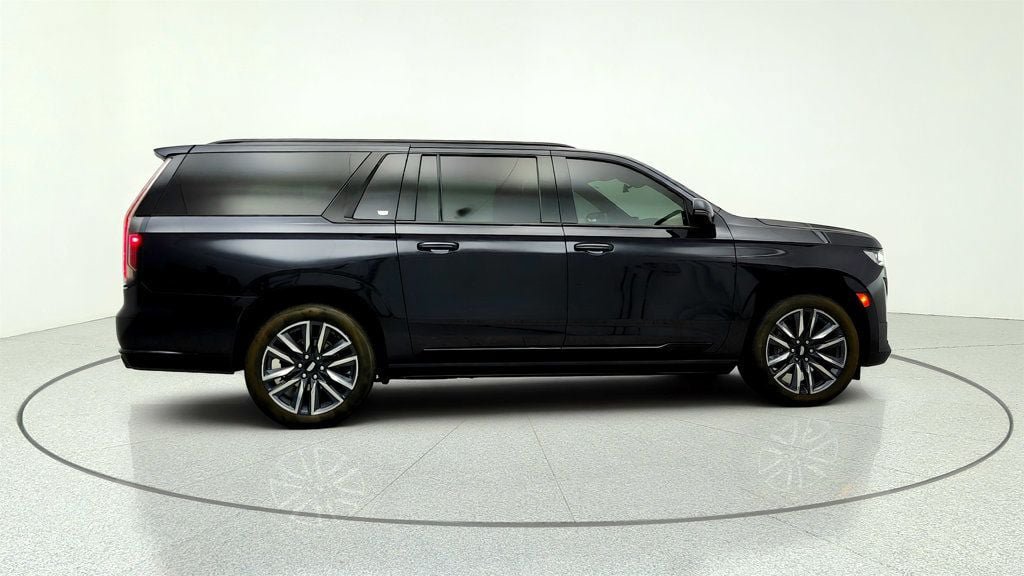 Used 2023 Cadillac Escalade ESV Sport w/ Touring Package AWD/4WD image 4