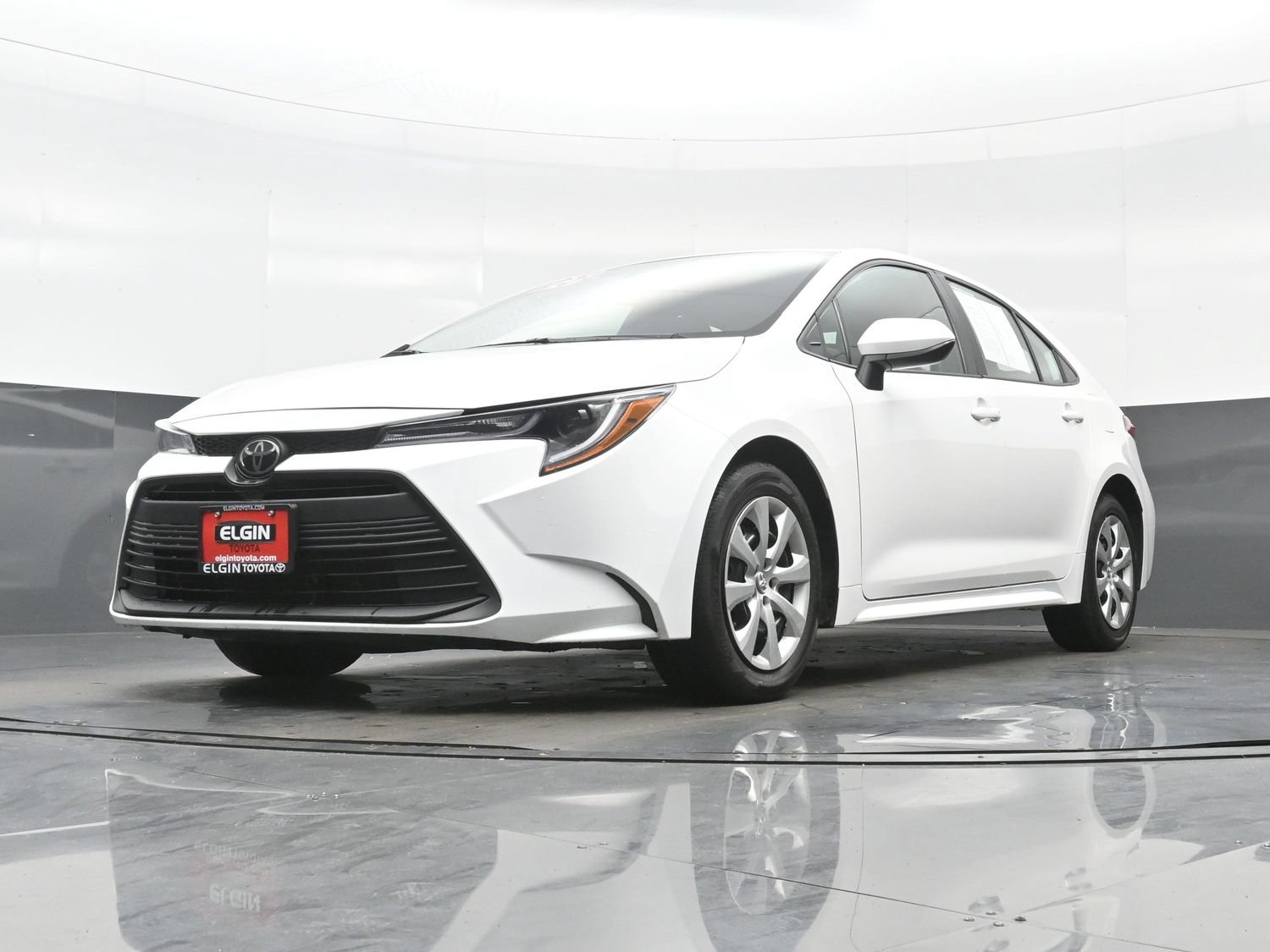 Used 2025 Toyota Corolla LE FWD image 26