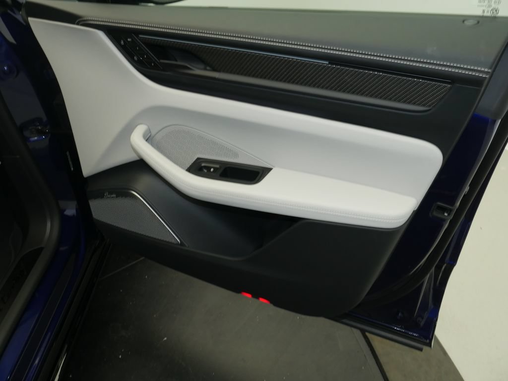 Certified 2026 Porsche Macan Turbo Electric AWD/4WD image 24
