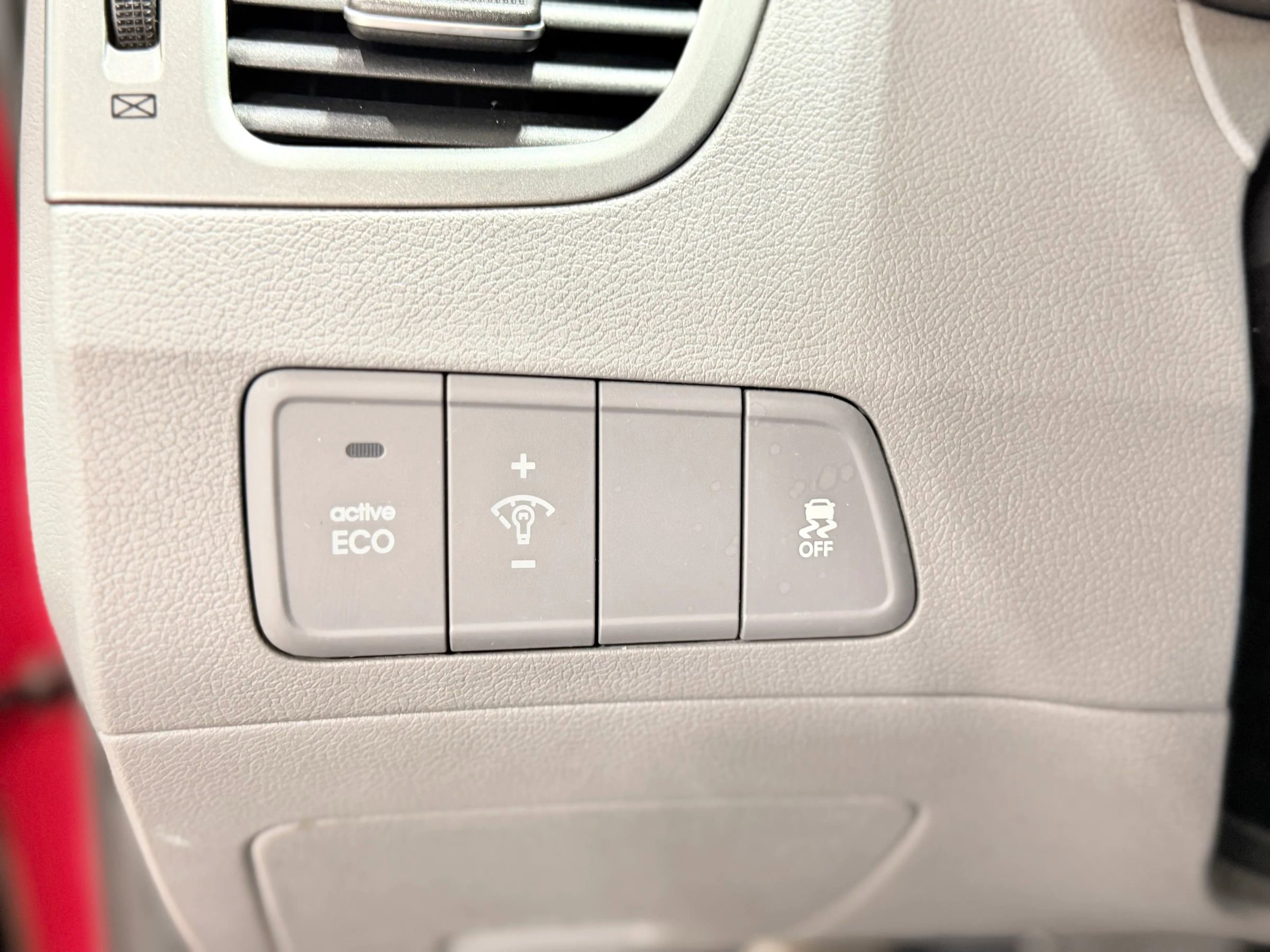 Used 2014 Hyundai Elantra SE image 18