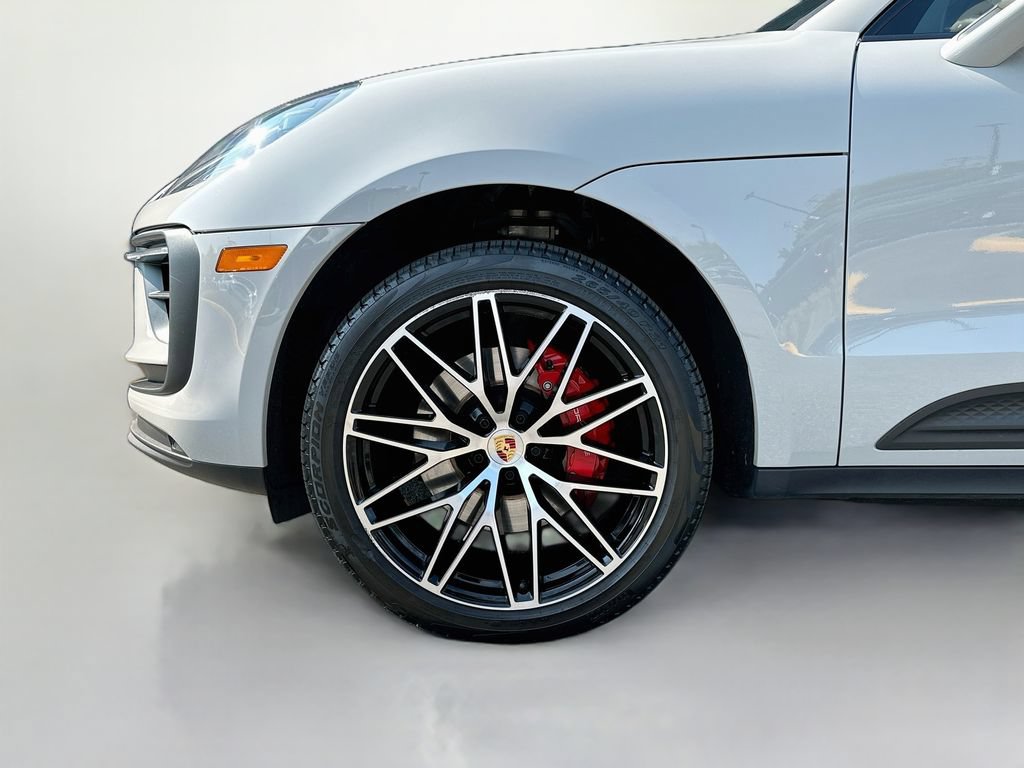 Certified 2024 Porsche Macan S AWD/4WD image 33