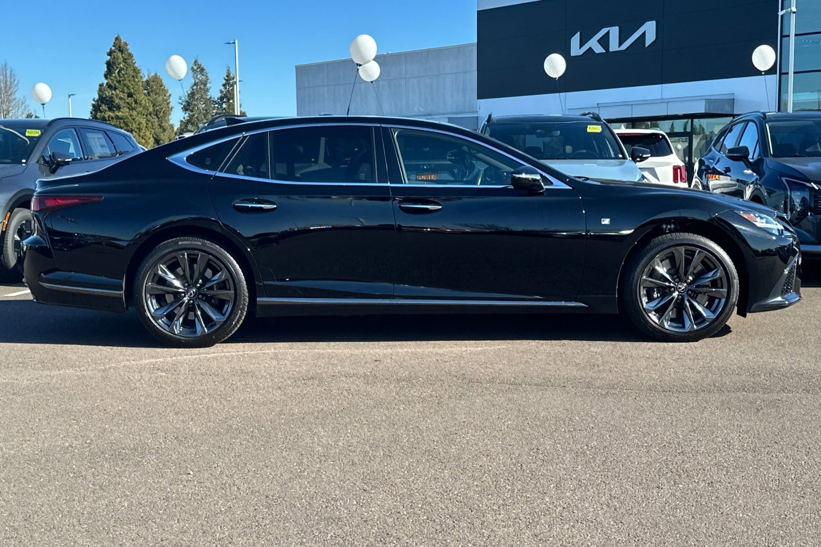 Used 2023 Lexus LS 500 F Sport image 3