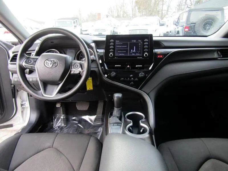 Used 2022 Toyota Camry LE image 13