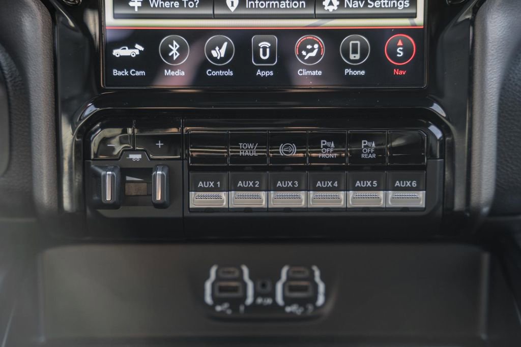 Used 2021 RAM 3500 Laramie w/ Night Edition image 32