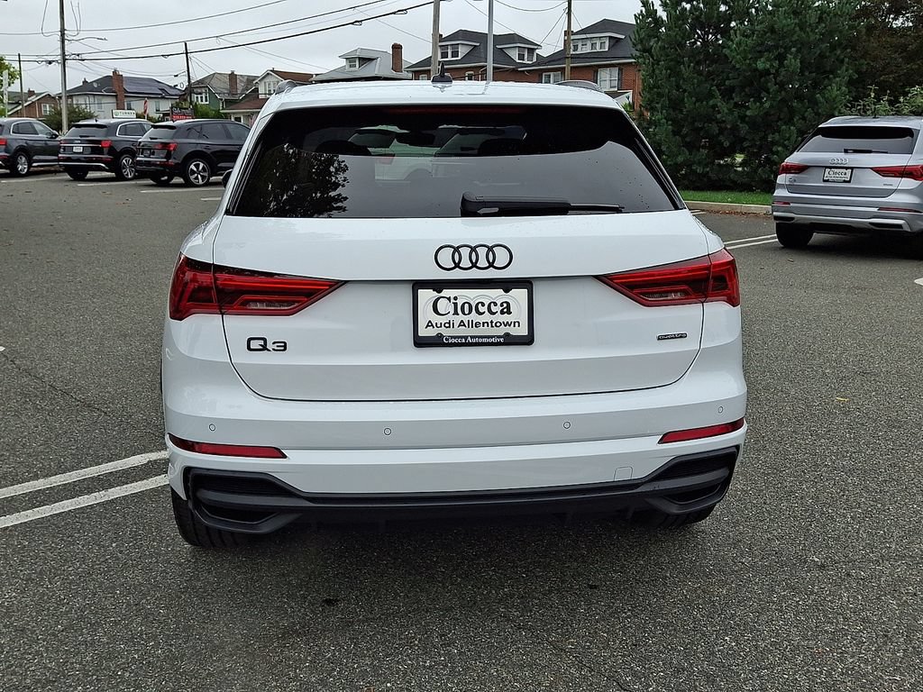 Used 2023 Audi Q3 2.0T Premium w/ Black Optic Sport Package AWD/4WD image 8