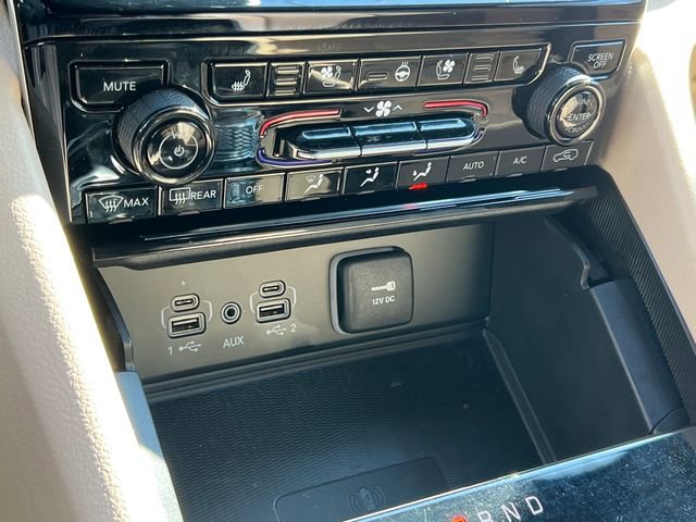 Used 2025 Jeep Grand Cherokee Limited w/ Luxury Tech Group II image 29