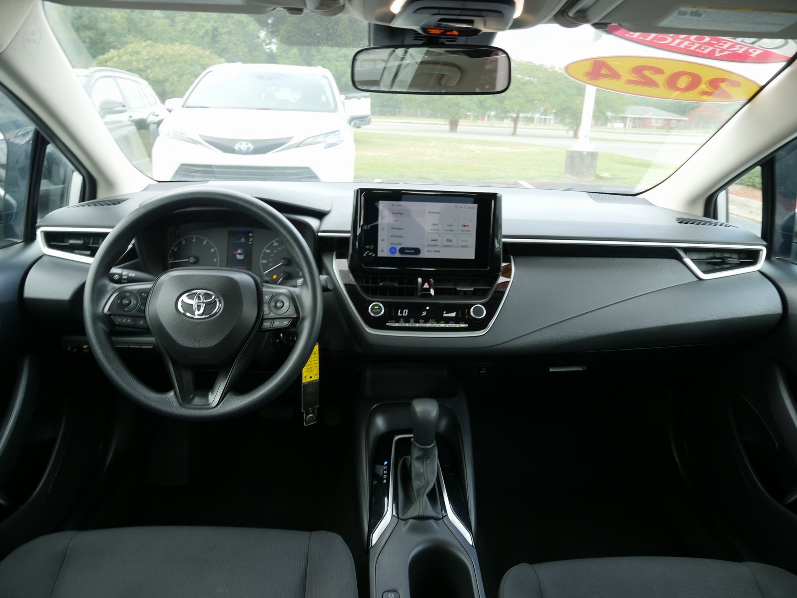 Used 2024 Toyota Corolla LE image 16