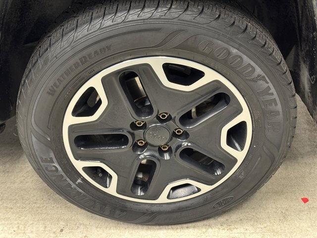 Used 2015 Jeep Renegade Trailhawk AWD/4WD image 9