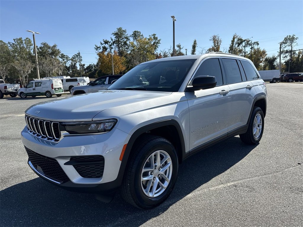 New 2025 Jeep Grand Cherokee Laredo X image 6