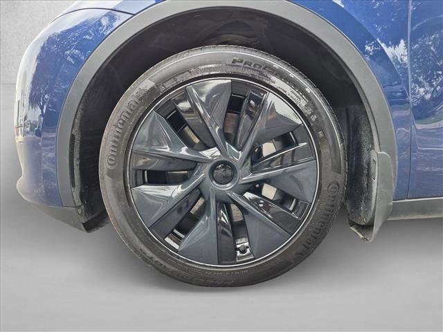 Used 2024 Tesla Model Y Long Range AWD/4WD image 24