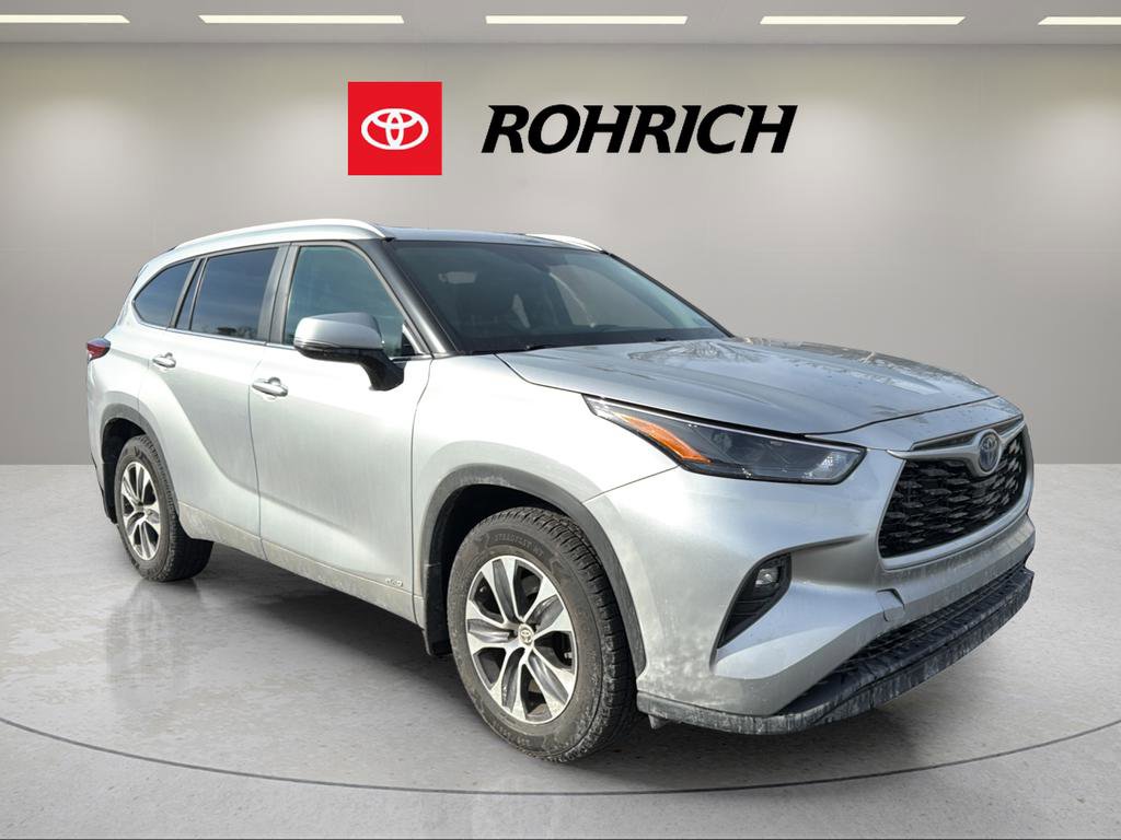 Used 2023 Toyota Highlander XLE image 4