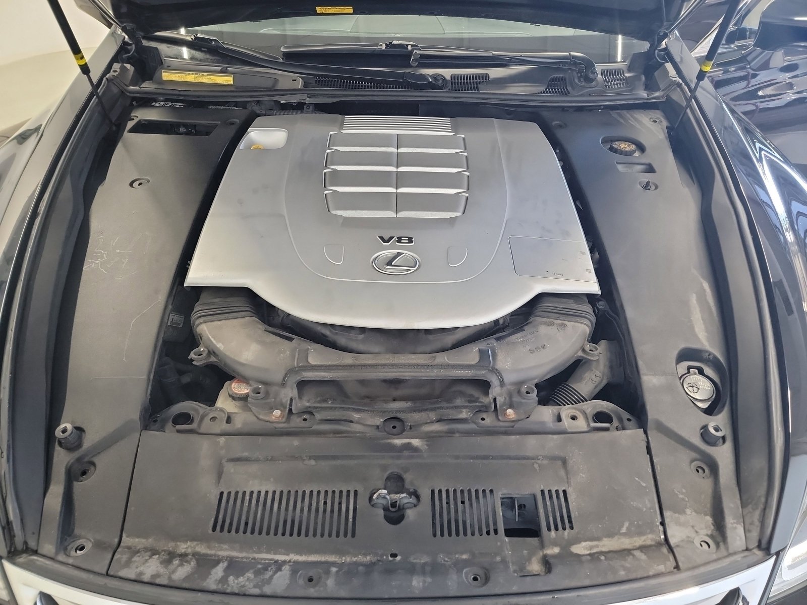 Used 2016 Lexus LS 460 AWD w/ Comfort Package image 25