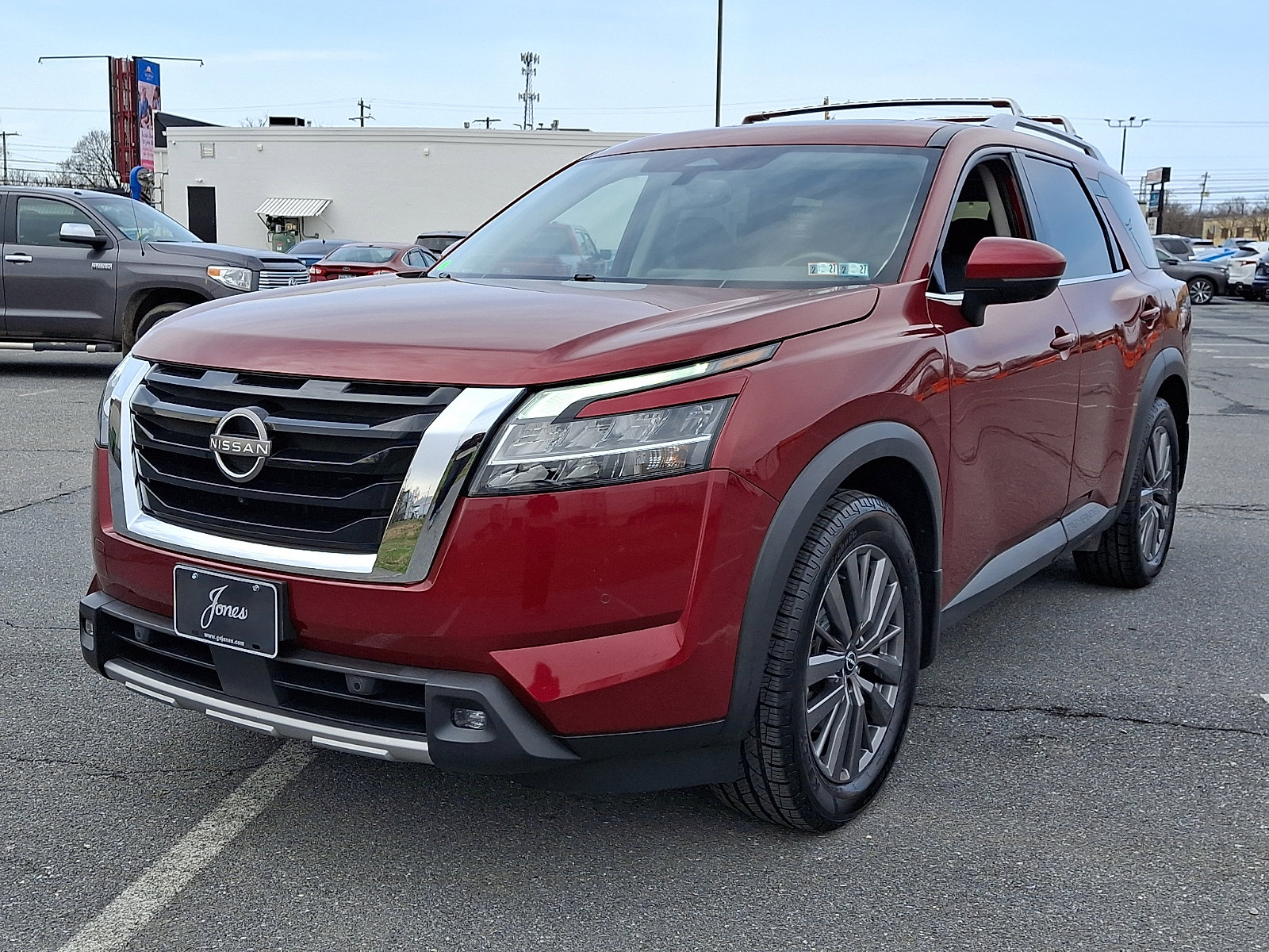 Used 2022 Nissan Pathfinder SL w/ SL Premium Package image 3