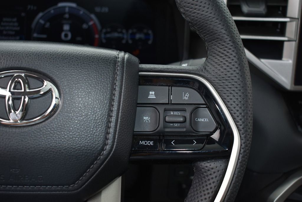 Used 2024 Toyota Tundra Limited AWD/4WD image 18