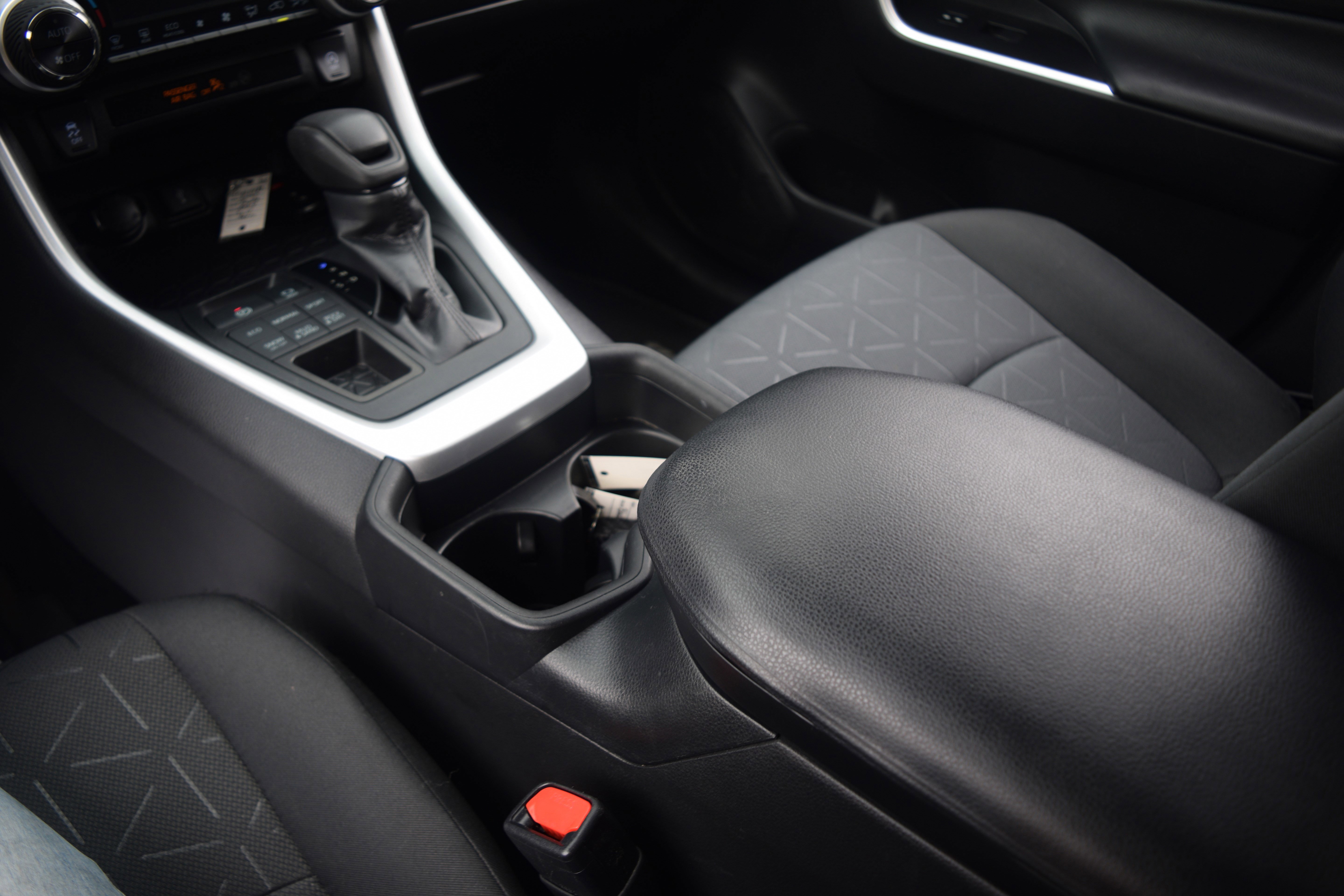 Used 2020 Toyota RAV4 XLE w/ All Weather Liner Package AWD/4WD image 13