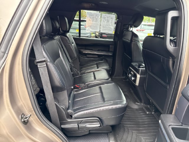Used 2019 Ford Expedition XLT w/ Equipment Group 201A AWD/4WD image 10