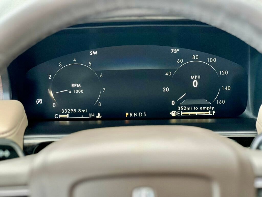 Used 2022 Lincoln Nautilus Reserve w/ Equipment Group 201A image 18