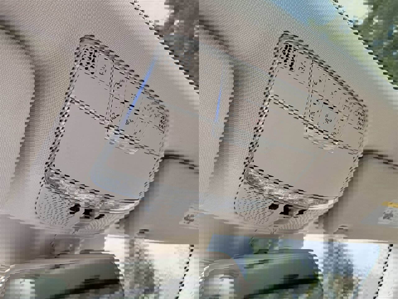 Used 2015 Mercedes-Benz S 550 4MATIC Sedan w/ Premium 1 Package image 24