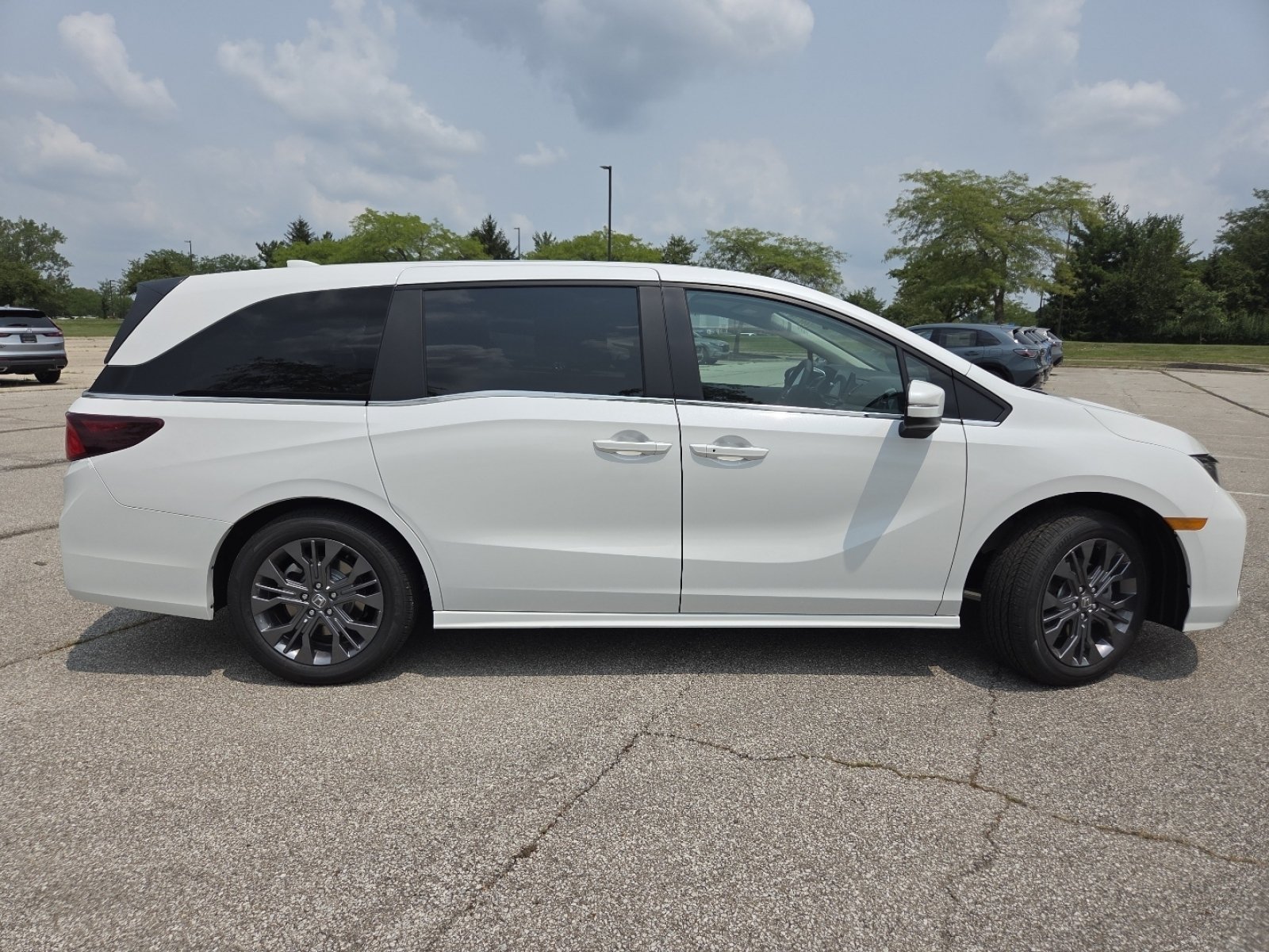 New 2026 Honda Odyssey Touring image 27