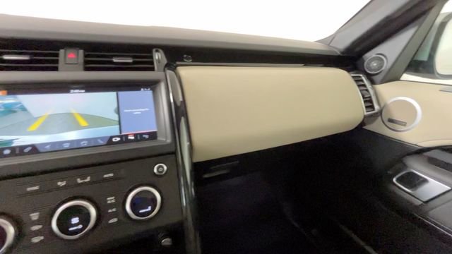 Used 2020 Land Rover Discovery SE AWD/4WD image 36