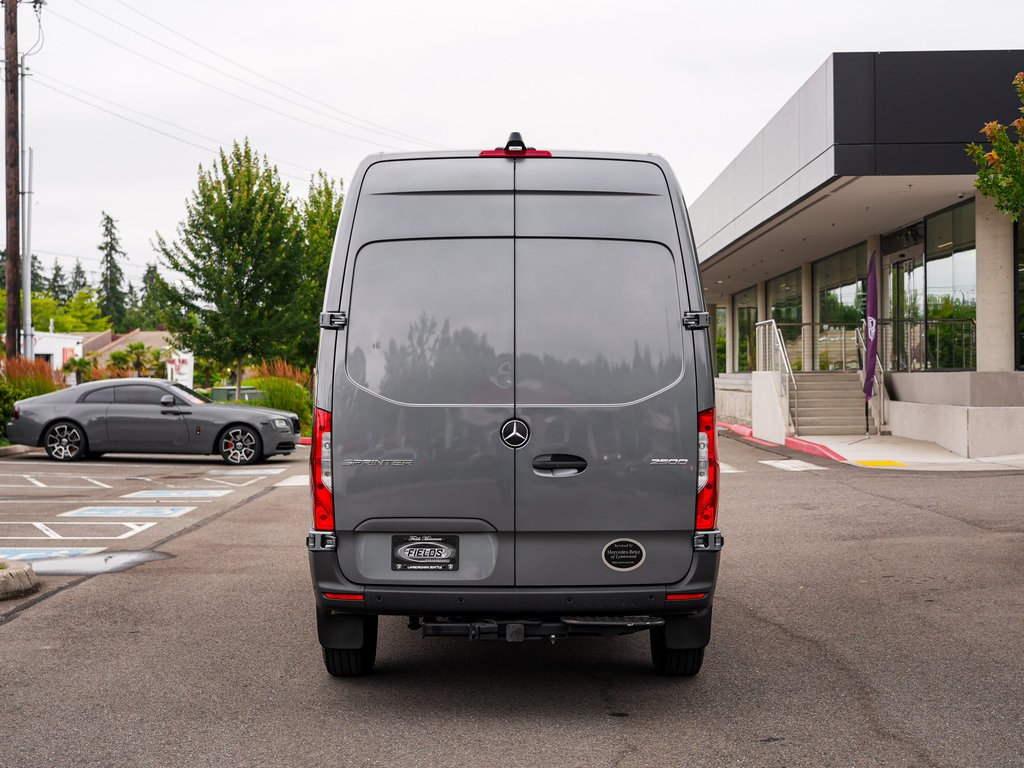 Used 2022 Mercedes-Benz Sprinter 2500 image 4