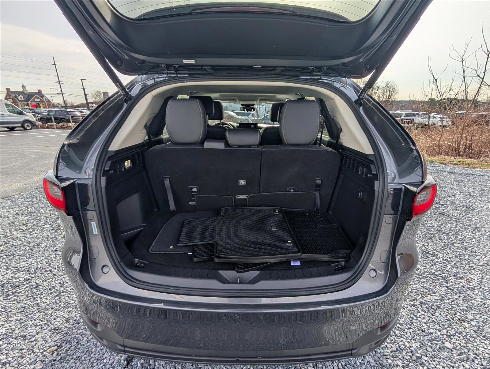 Used 2024 MAZDA CX-90 3.3 Turbo w/ Preferred Plus image 12