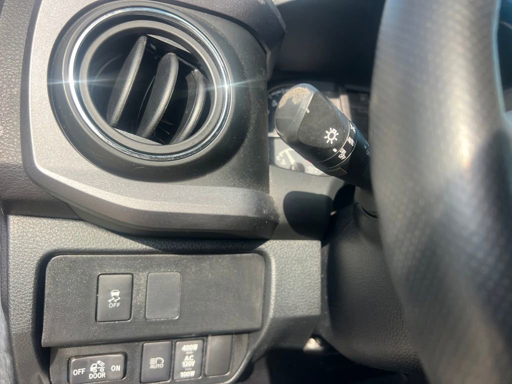 Used 2021 Toyota Tacoma TRD Off-Road image 21