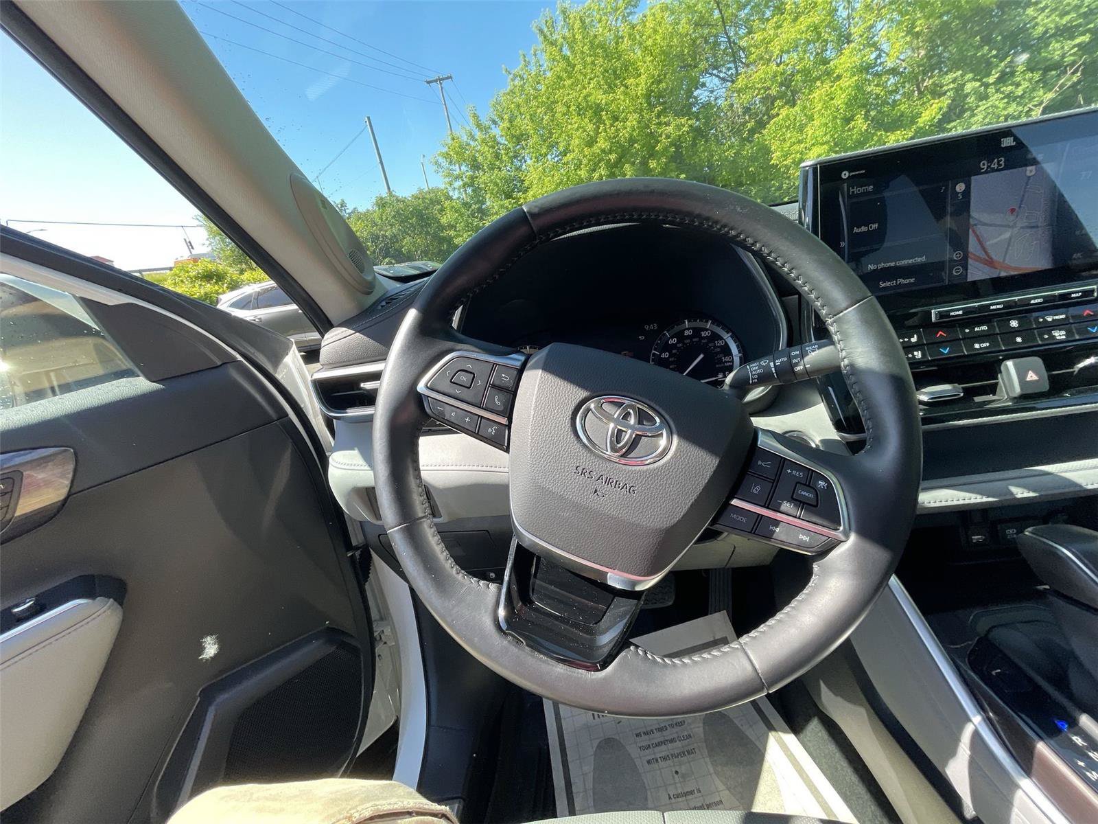 Used 2021 Toyota Highlander Platinum AWD/4WD image 15