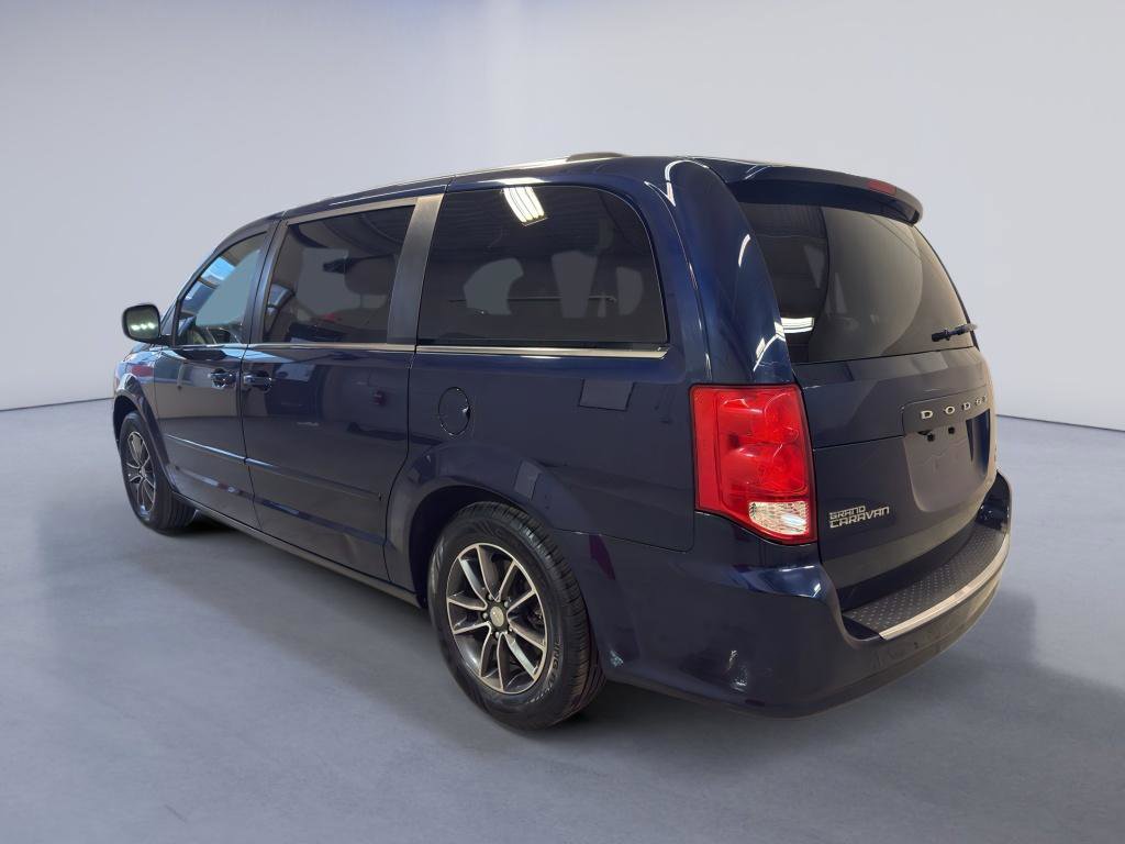 Used 2017 Dodge Grand Caravan SXT FWD image 4